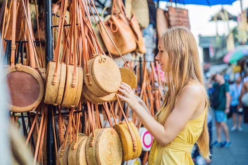 Img Tourist In The Market At Ubud Bali