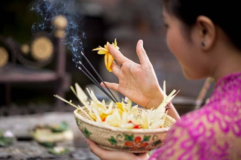 img_traditional-offering