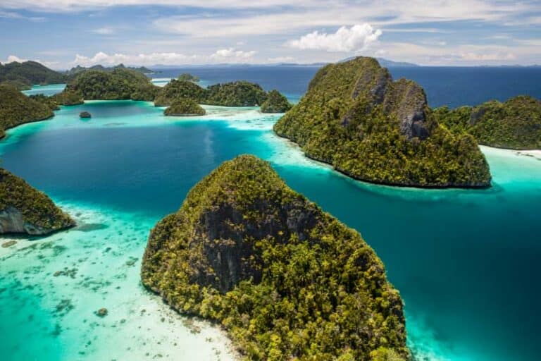 img_vista-remote-tropical-lagoon
