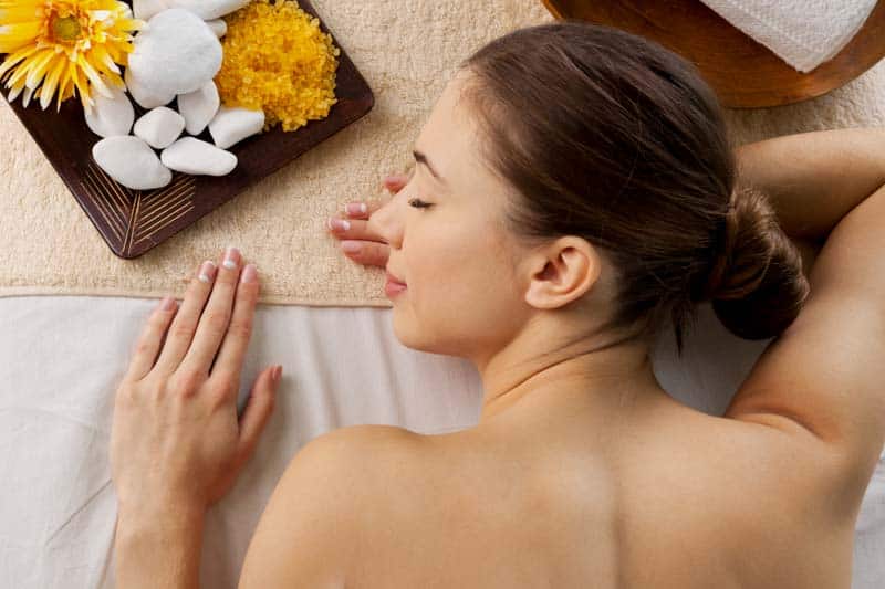 Img woman relaxing in spa salon 02